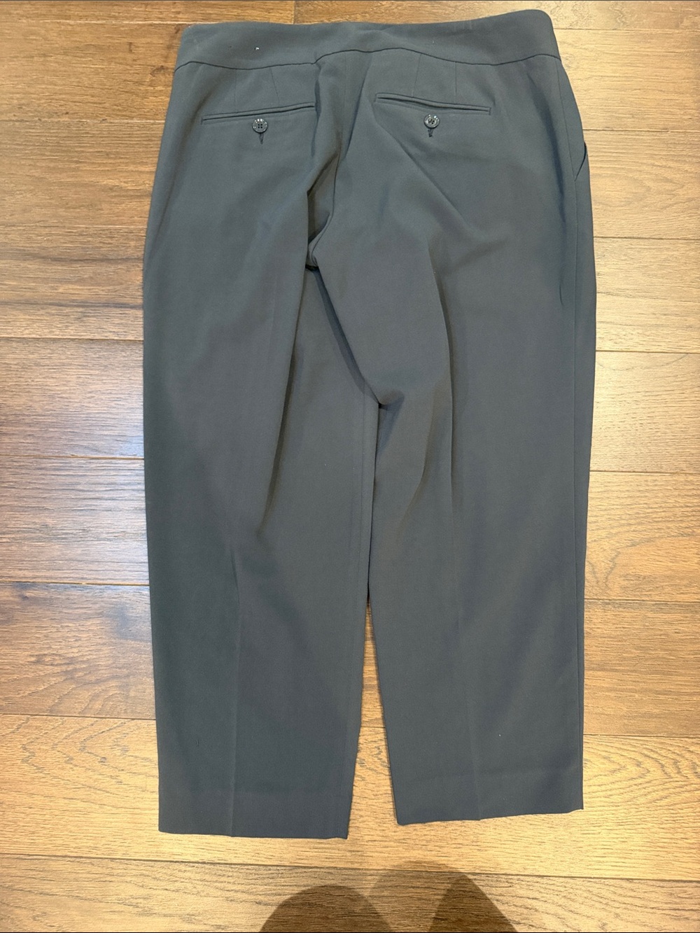 Express Women’s Dark Charcoal Pleated Cropped Dress Pants Size 10 - C64-009 - Picture 6 of 8